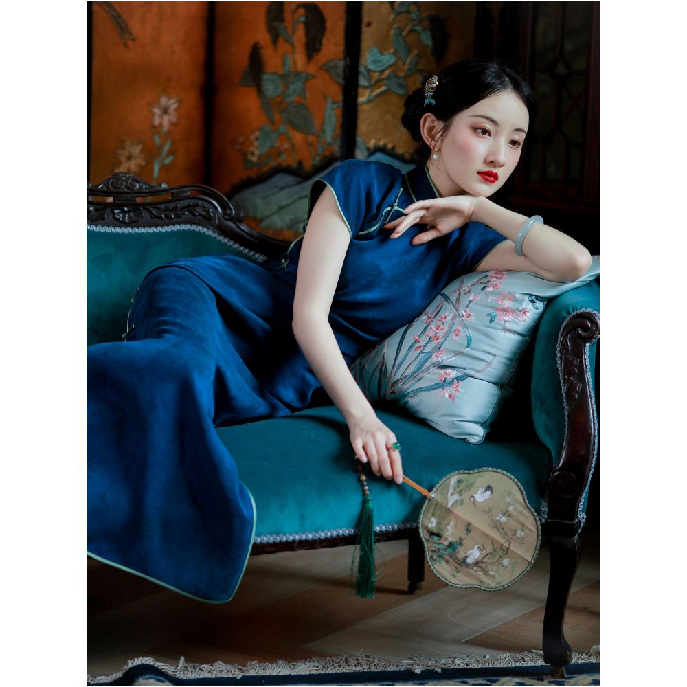 A touch of indigo One city style fluff Silk perforated Luo Xiangyun yarn retro Republican style short sleeved cheongsam for women image 0