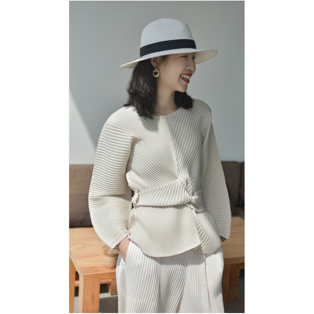 Whitecube2024 Spring Miyake style pleated round neck tied waist shirt loose hanging shirt top for women image 13