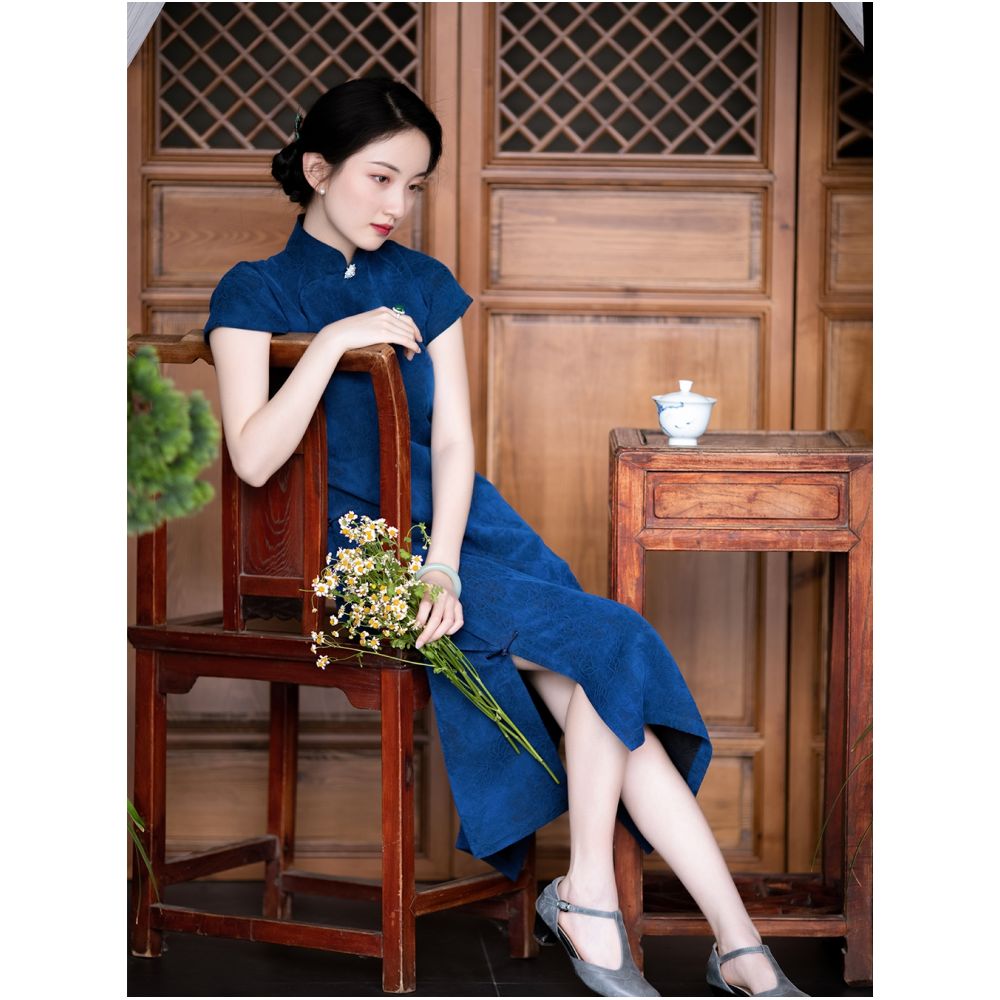 Indigo Room A City of Winds Silk Retro Xiangyunsha Republic of China Style Short Sleeve Waist Cheongsam Daily Fashion Women image 1