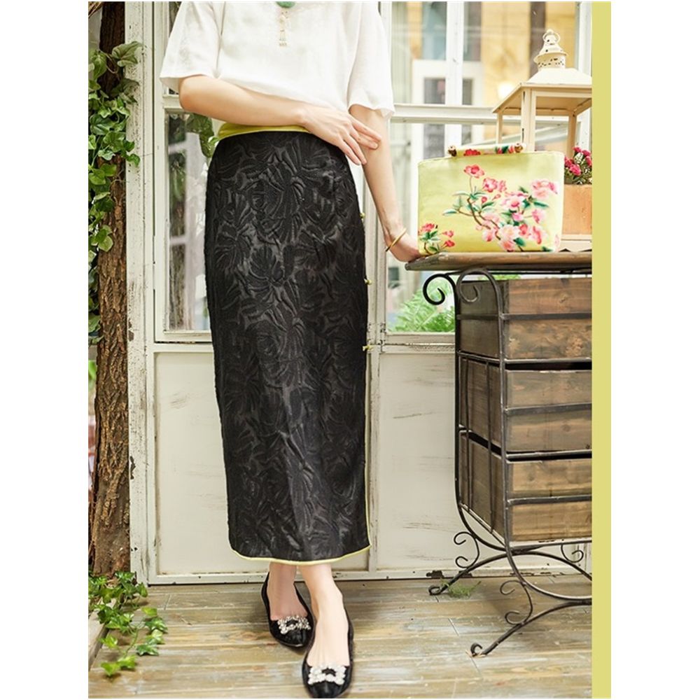 Good reputation PCY999 premium copper ammonia silk embroidered Chinese retro slimming full embroidery Changchun autumn half skirt for all seasons image 1