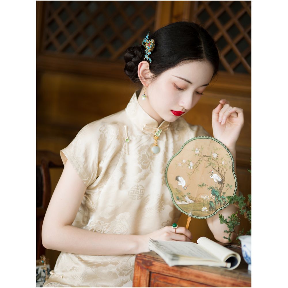 Spring Charm One City Style Republic of China Style Silk Jacquard Stand up Collar Full Open Cheongsam Young Style Daily Original image 5