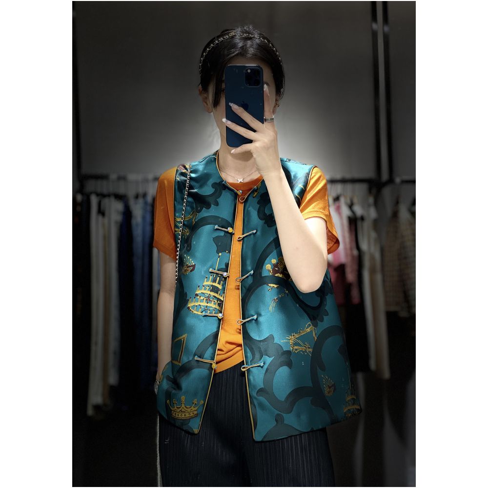Town store baby JCL769 looks at butterfly entering orchid room stand up collar button sleeveless versatile vest top spring autumn winter image 38