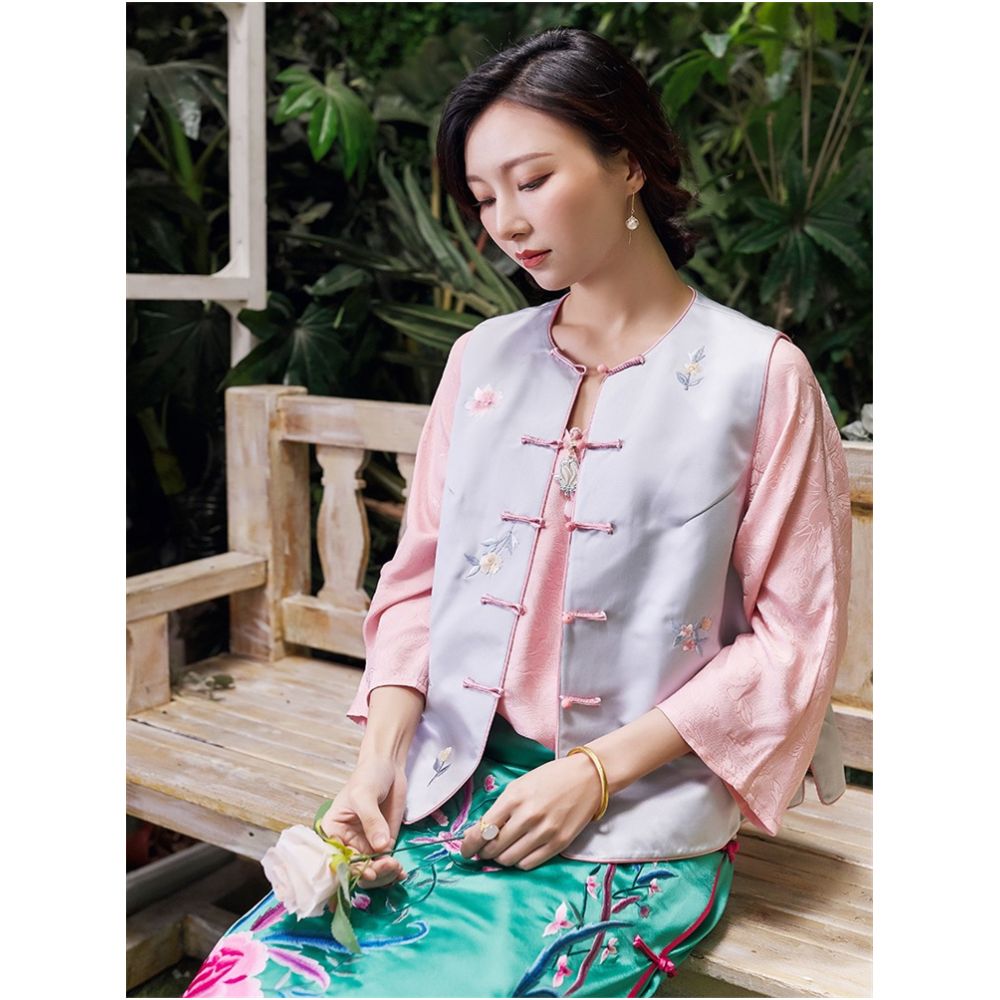 Town Store Baby CPP951 Young New Chinese Round Neck Jade Buckle Retro Embroidery Flower Double breasted Vest Spring and Autumn Shoulder image 2