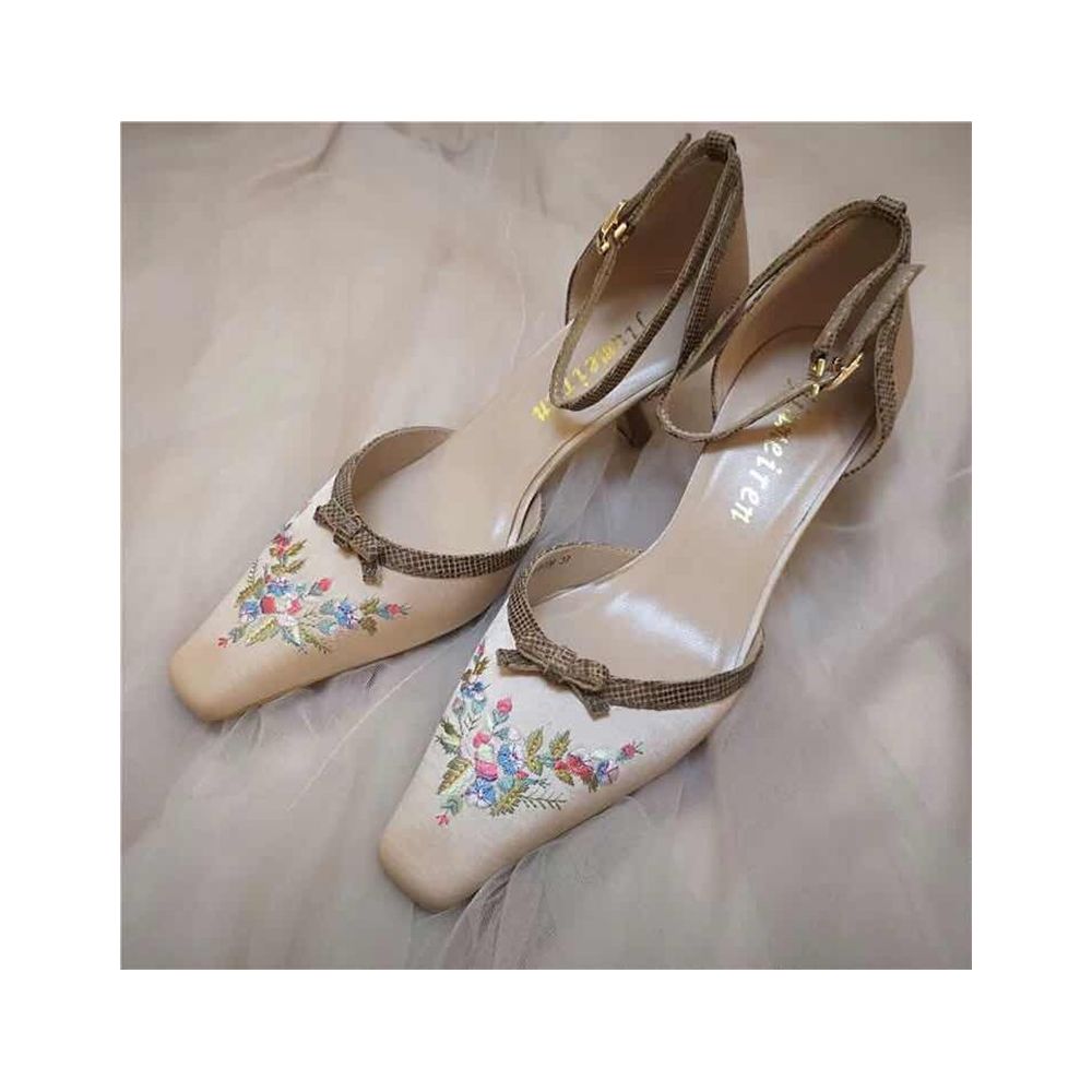 Queen Vintage Embroidered Chinese Style Series Lotus Purple Silk Embroidered Retro Square Head Low Heel Cheongsam Sandals image 9