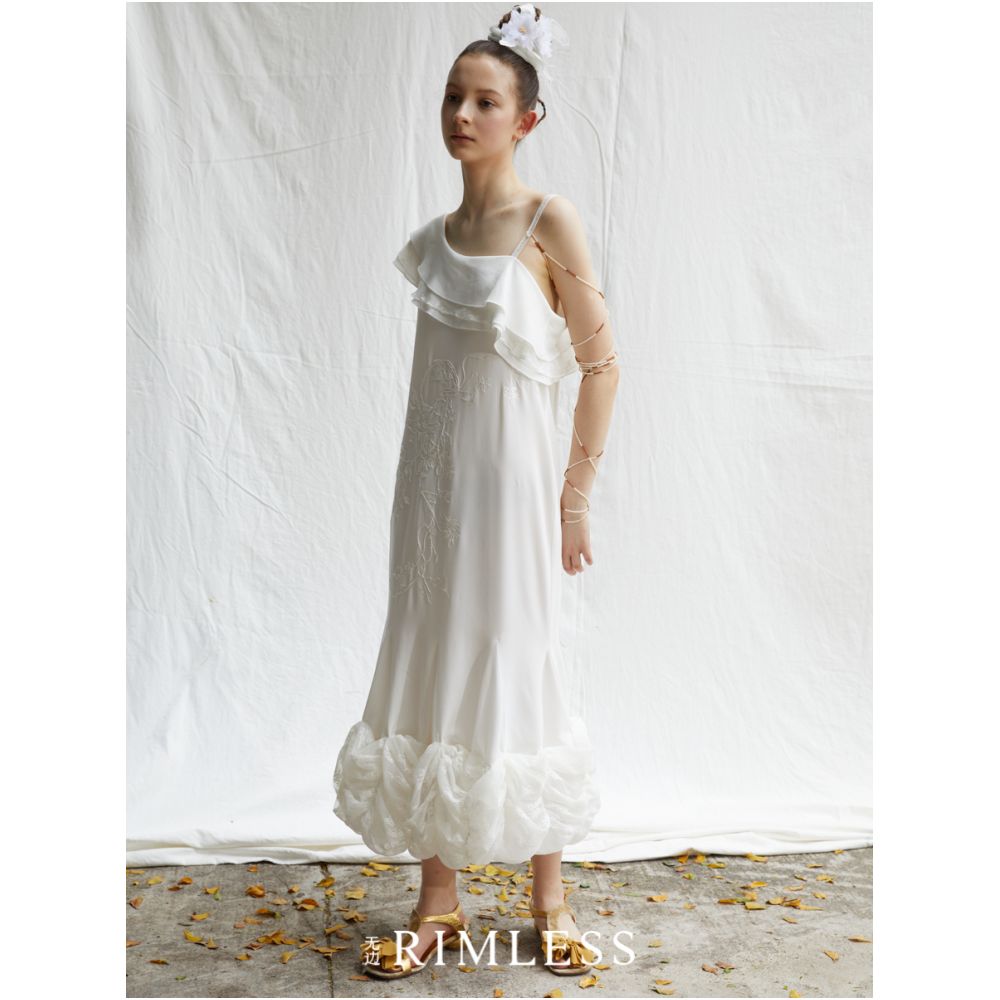 RIMLESS Borderless Original Positioning Ribbon Embroidery Slant Shoulder Lotus Leaf Edge Dress Long White Light Dress image 3