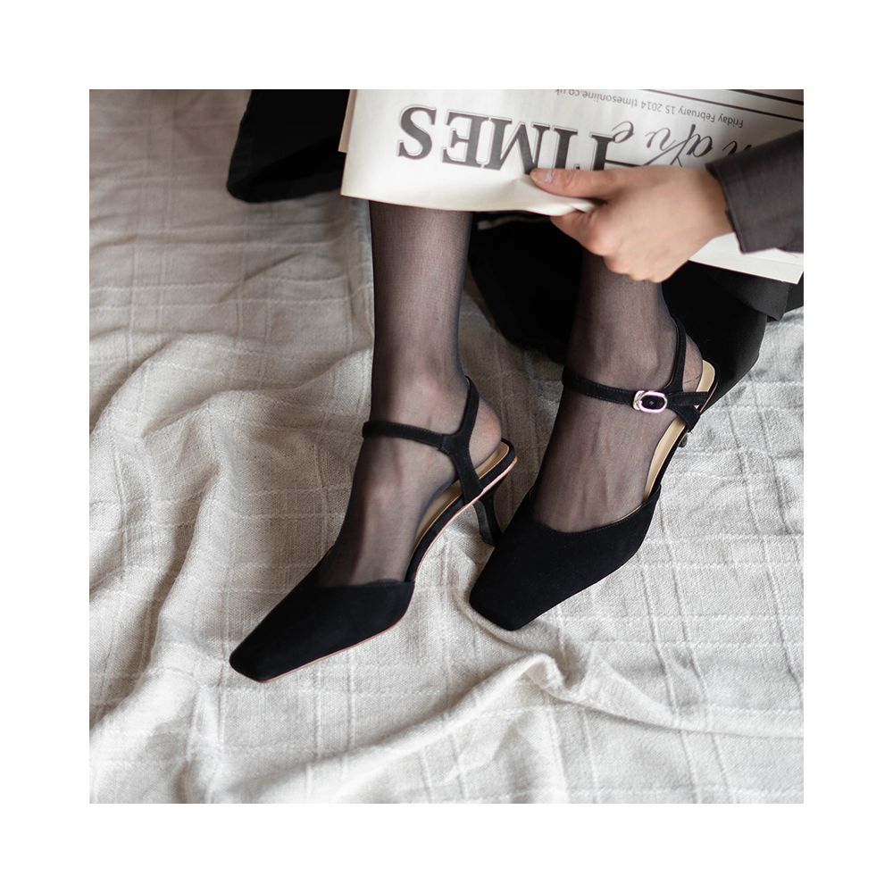 Tinker black toe cap with buckle French retro niche sandals women s genuine leather single shoes medium thick heel image 0