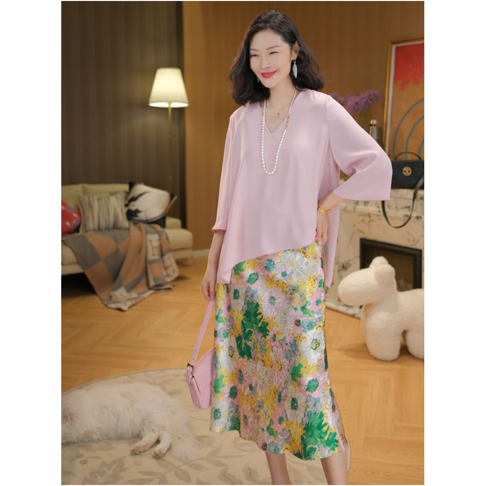 Guandong spot oil painting style colorful flowers three dimensional oblique cut acetic acid elastic waist fish tail half skirt foggy image 2