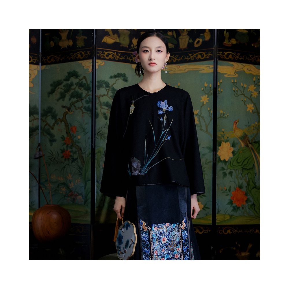 Moyu Youlan Chinese style 2025 autumn new wool velvet embroidered tea service New Chinese style Tang suit top image 4