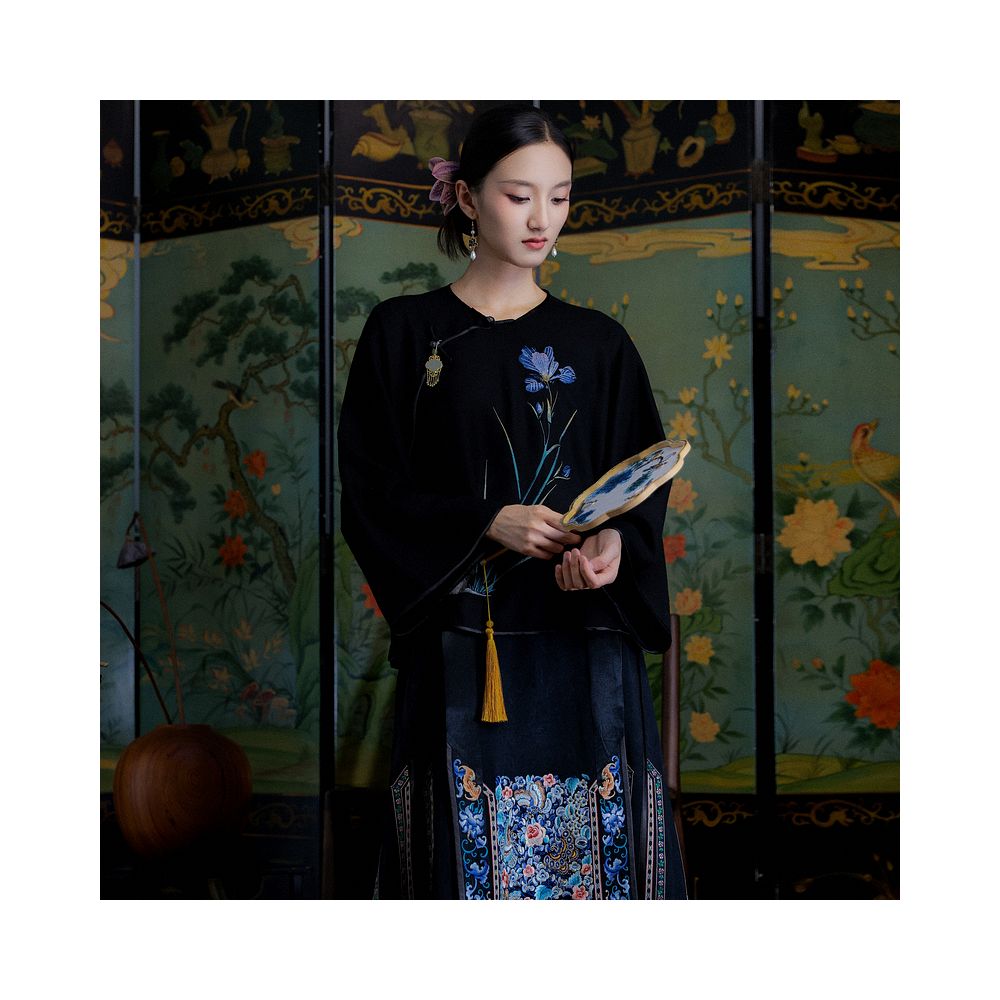 Moyu Youlan Chinese style 2025 autumn new wool velvet embroidered tea service New Chinese style Tang suit top image 7