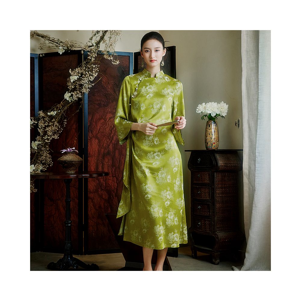 ASAYA4924 – Golden Lotus Silk Qipao Dress 💛🌸