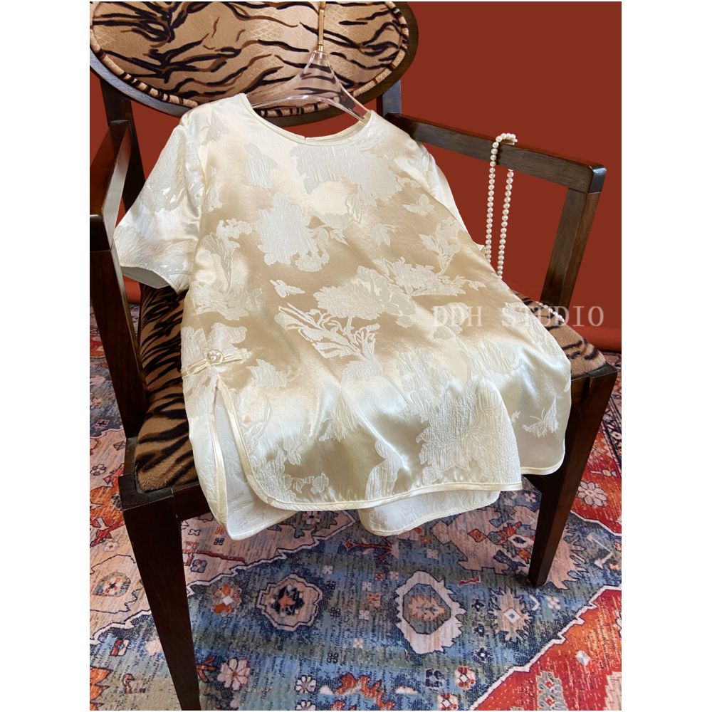 New Chinese style retro silk crown crepe short sleeve round neck age reducing shirt women s summer design slit image 1