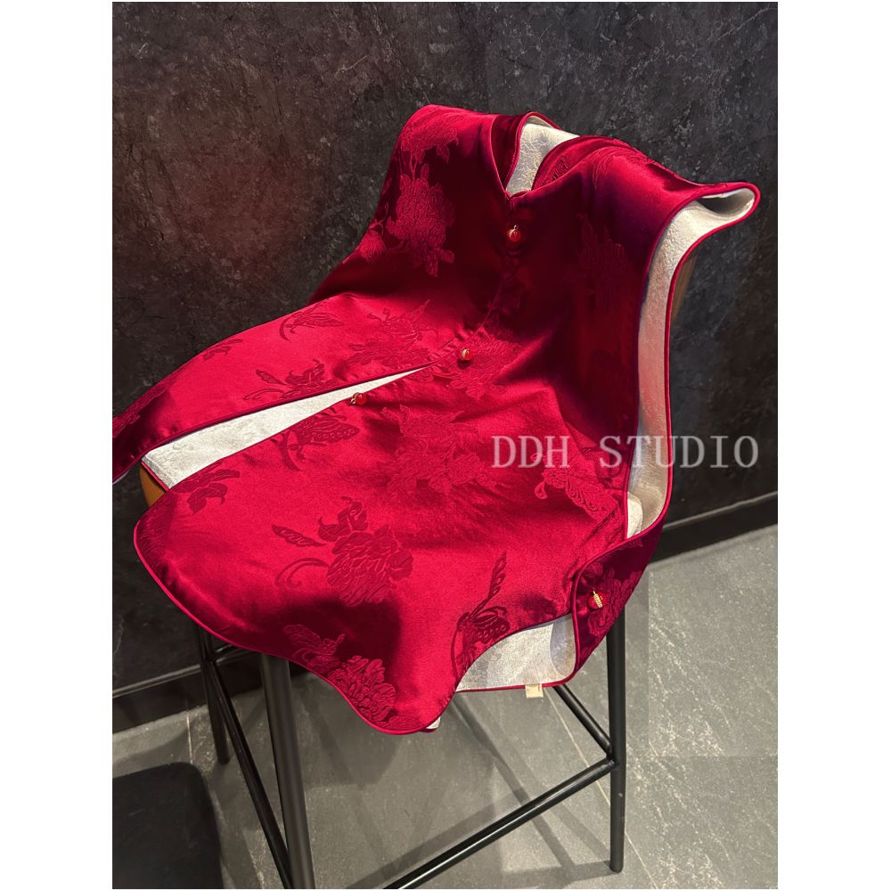 Retro red double sided Chinese standing collar vest retro jacquard New Year greeting Chinese style vest top early spring style image 8