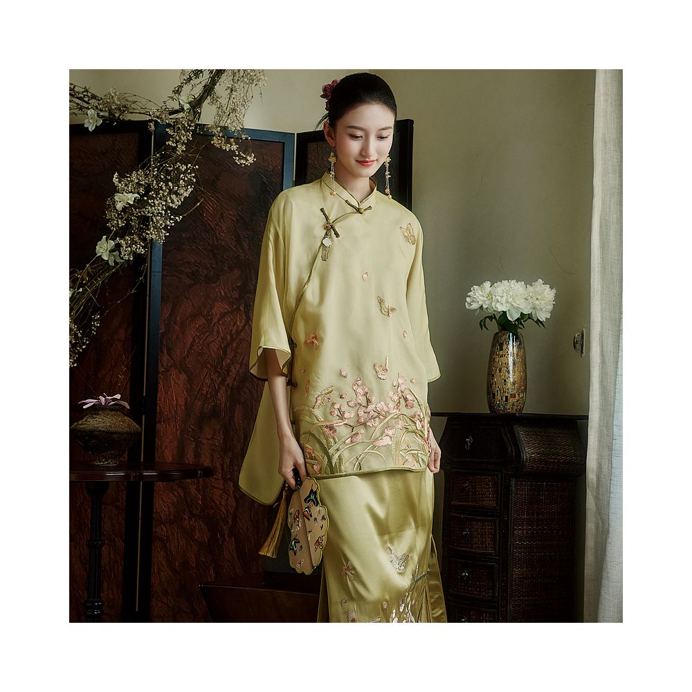 Moyu Lanhui Republic of China style improved 100 silk embroidery retro women s clothing Chinese Tang style top image 3
