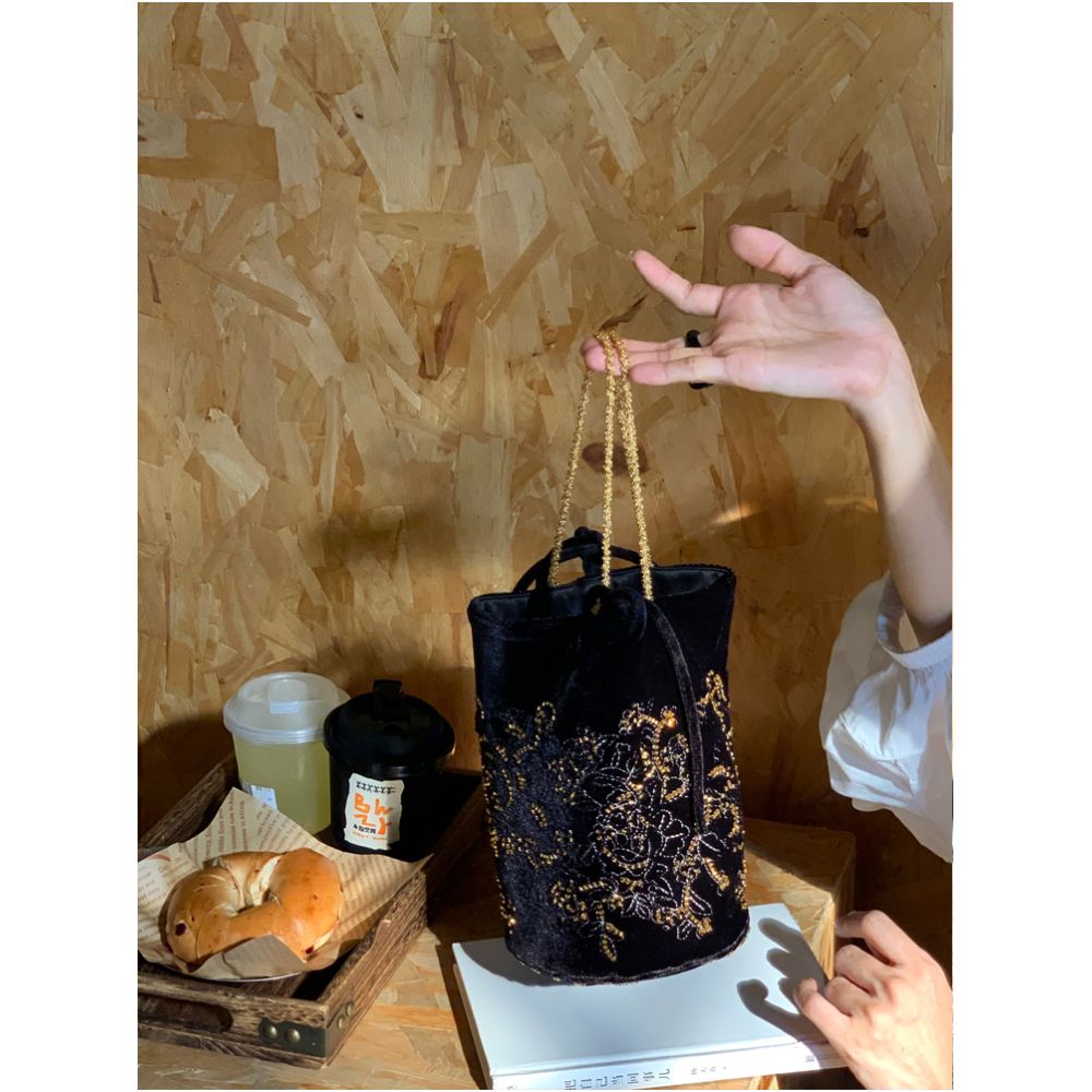 ASAYA4969 – Noir Éclat Velvet Bag 🖤✨