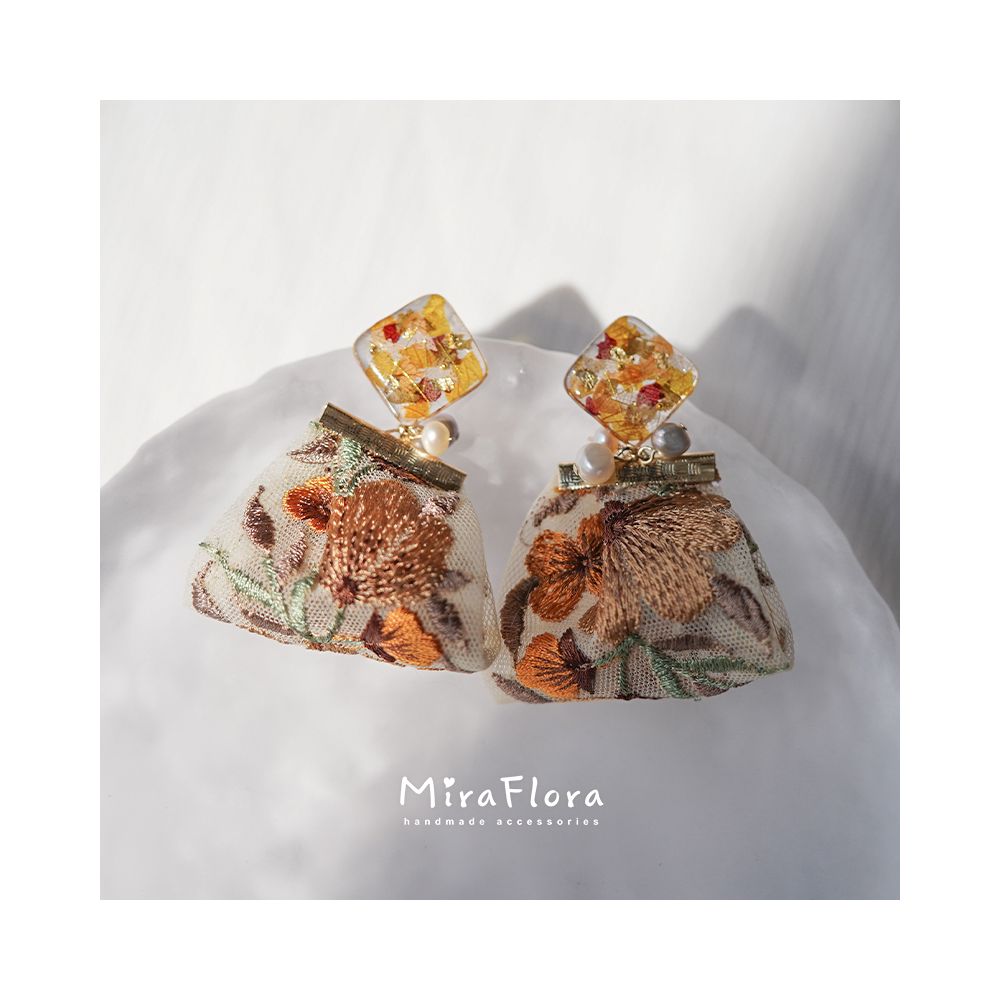 Miraflora original design super beautiful heavy embroidery fabric real flower earrings pearl earrings ear clip exaggerated style image 6