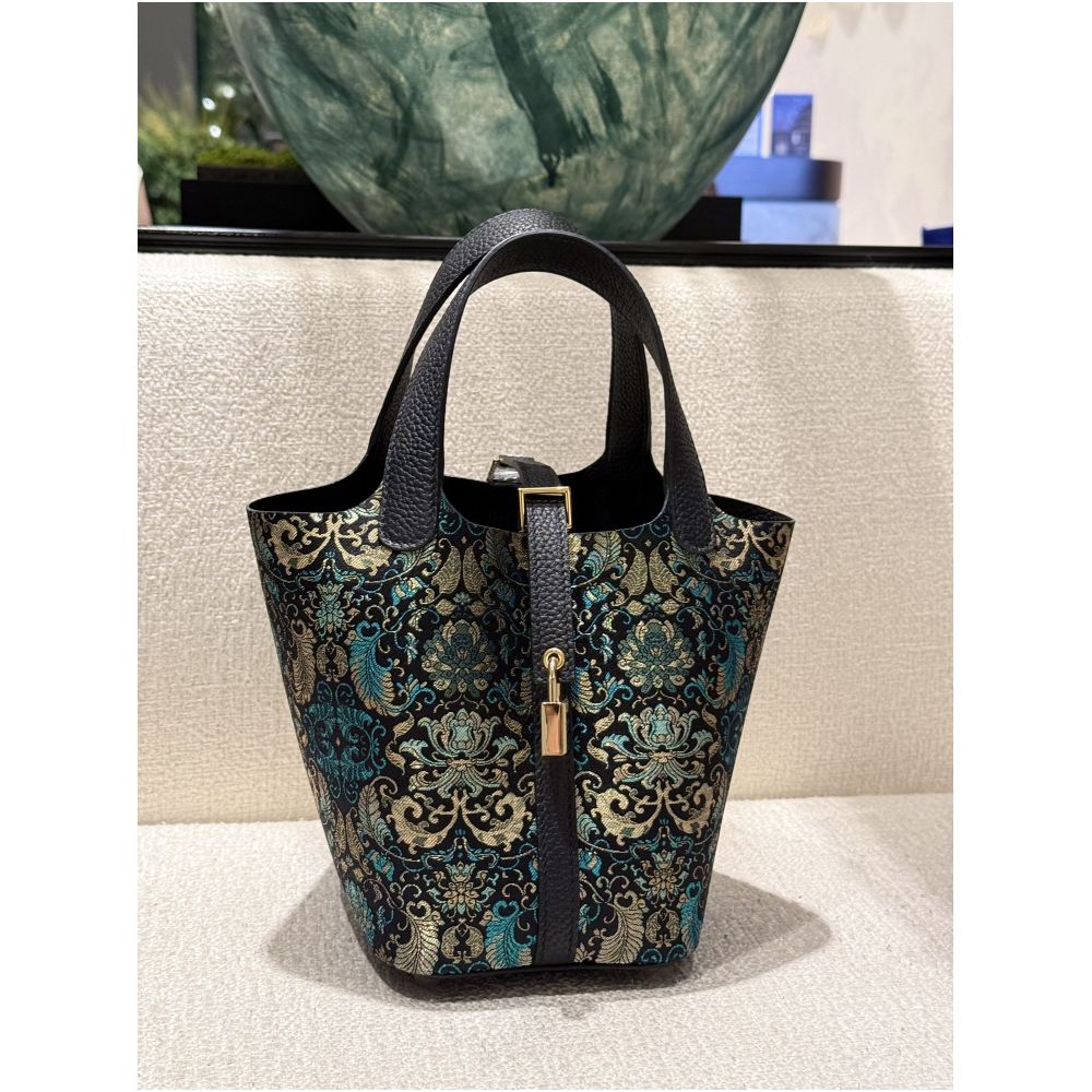 New Chinese style handmade Chinese style intangible cultural heritage Song Jinsang silk paired with cheongsam Hanfu vegetable basket hand held leather bucket women s bag image 11