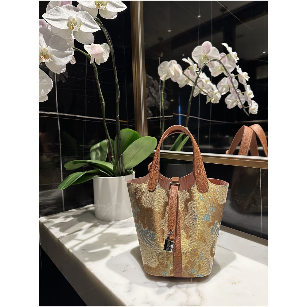 New Chinese style handmade Chinese style intangible cultural heritage Song Jinsang silk paired with cheongsam Hanfu vegetable basket hand held leather bucket women s bag image 14