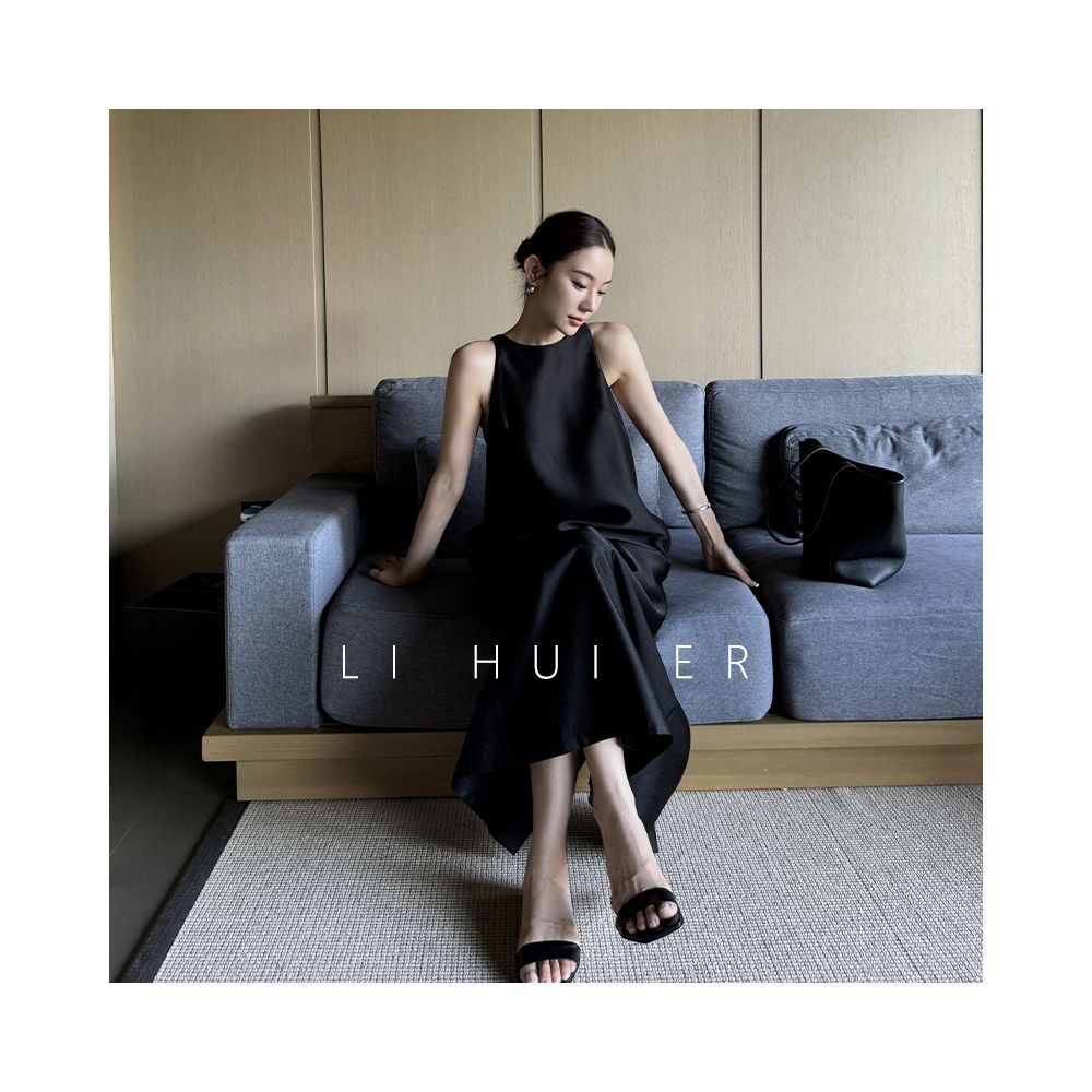 LiHuiEr simple fog black dress for women exuding a sense of luxury and slimming temperament Sleeveless vest dress image 2