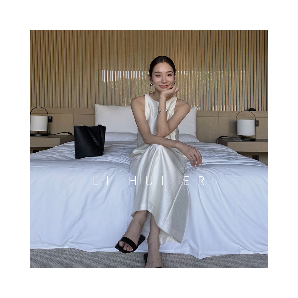 LiHuiEr simple fog black dress for women exuding a sense of luxury and slimming temperament Sleeveless vest dress image 5