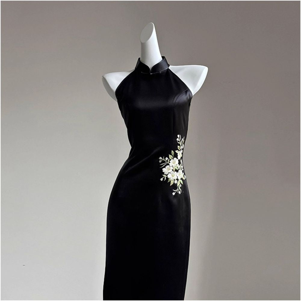 New Chinese style improved cheongsam evening dress high end light luxury niche toast dress banquet satin embroidery halter neck dress image 0