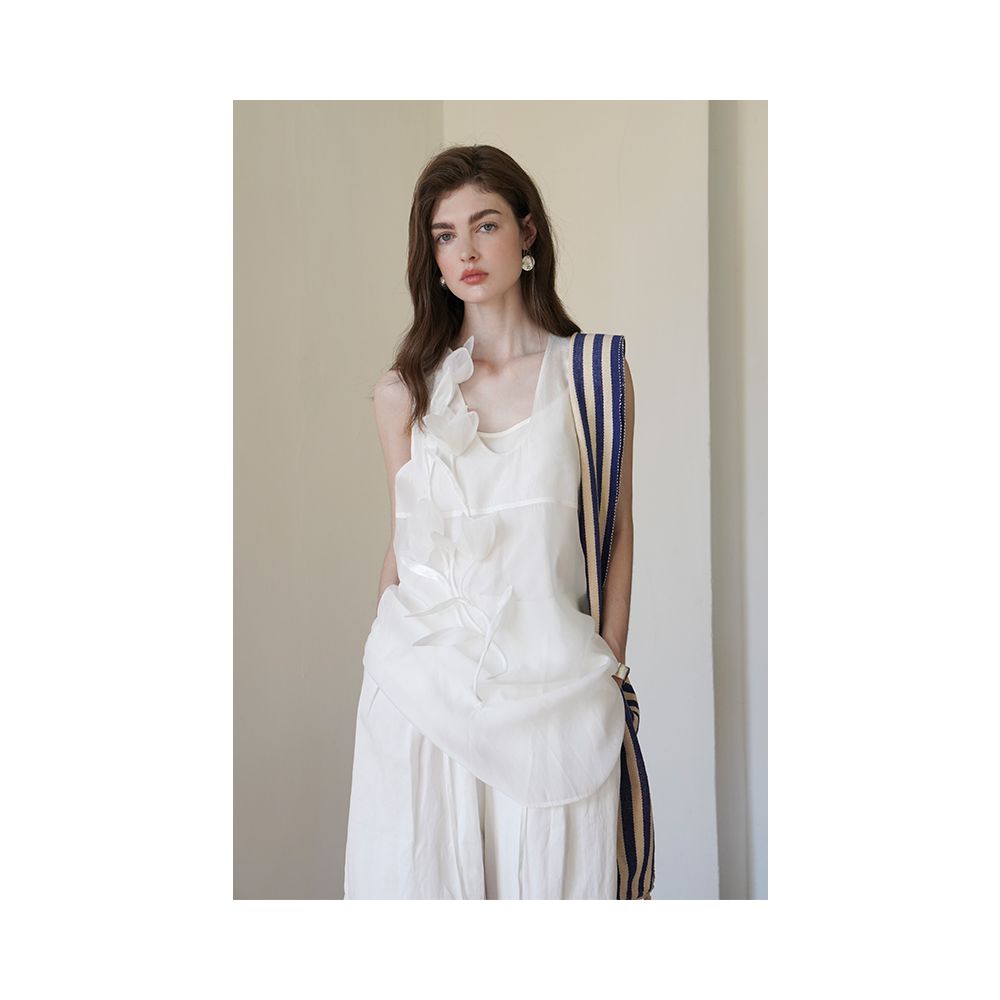 French style petite bourgeois white mid length top Miorastudio brand polyester fiber elegant dress 2024 summer new item image 1