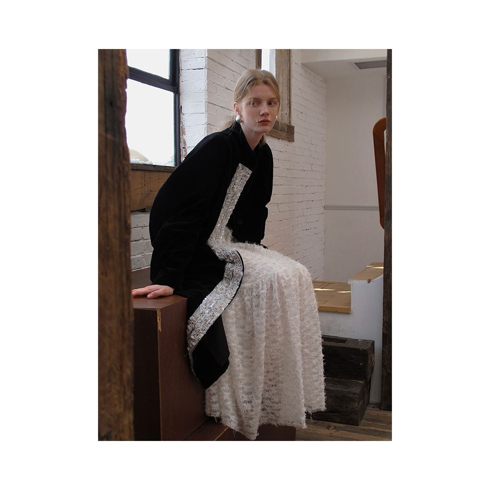 Cariedo Retro Old Money Wind 2025 Winter New Product Style Sheep Leg Sleeve Suede Heavy Industry Lace Long Coat image 1