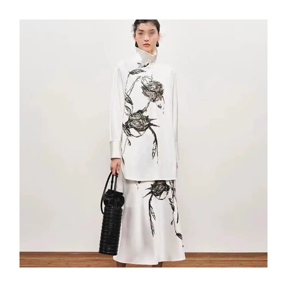 Same style as in shopping malls Zhu Jia 2025 Winter Black Satin Floral Pattern Loose Straight Satin Shirt Top image 1