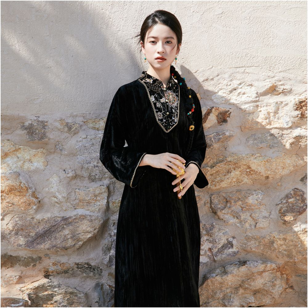 Anytime Light Glow Heavy Embroidery New Chinese Style Stand Collar Velvet Dress for Women image 9