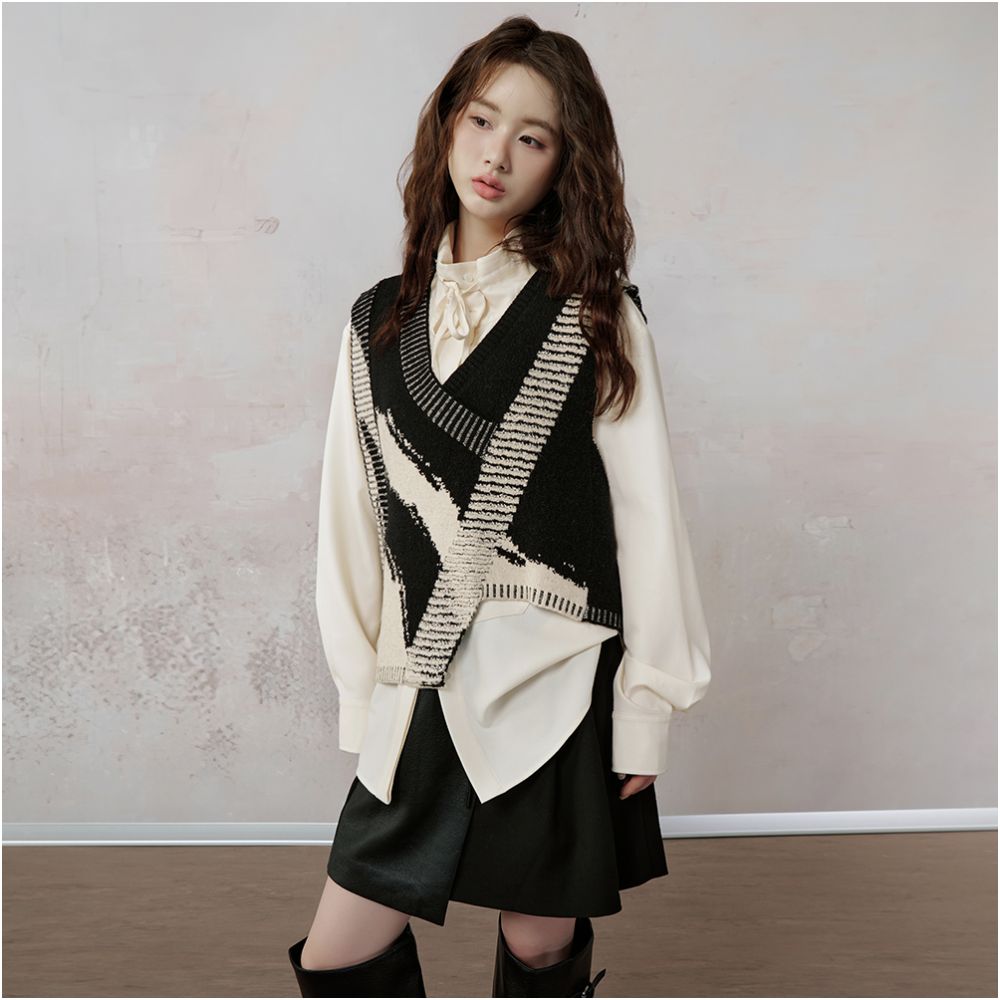 JfYanYan Coco Mocha Half Skirt Autumn Winter Leather Skirt Women s Pants New Black A line Splicing Half Skirt image 1