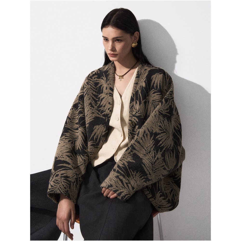 Luobian Fuguang Jinse Original Designer Retro Jacquard Jacket Loose Bat Sleeve Top for Women image 3