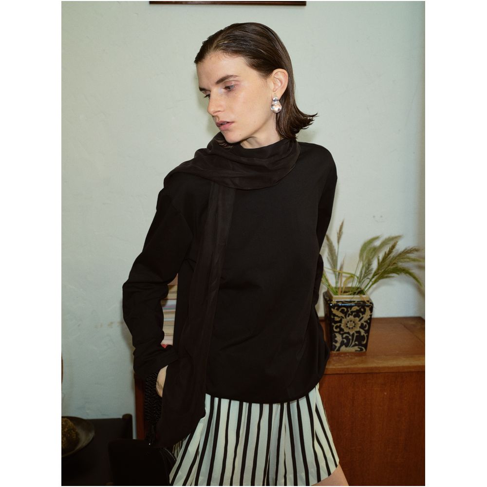 ASAYA5250 – Whisper Drape Art Top 🌫️🖤