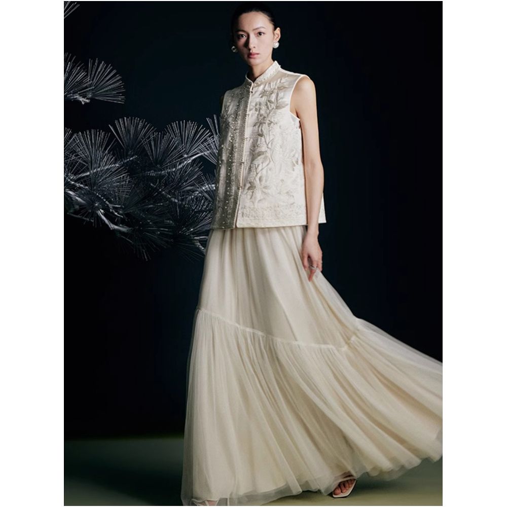 New Chinese style light luxury fashion banquet embroidery mulberry silk vest for women 2025 new light national style nail bead embroidery vest image 8