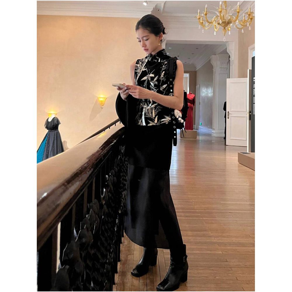 2025 Summer New Chinese Style Fashionable Age Reducing Embroidered Vest Vest Half Skirt Set for Women Light Luxury High End image 6