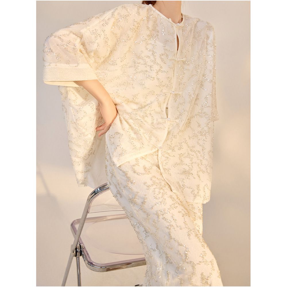 New Chinese style heavy industry embroidered white jacket for women s summer 2025 new style Chinese style silk embroidery bead round neck button top image 3