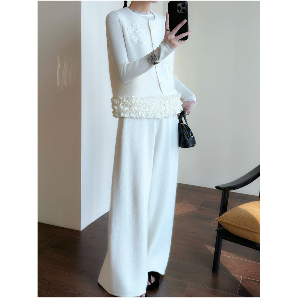 WANGER Twin Flower Style Chic and Youthful Wool Vest High Waisted Wide Leg Knit Pants Set for Women image 4
