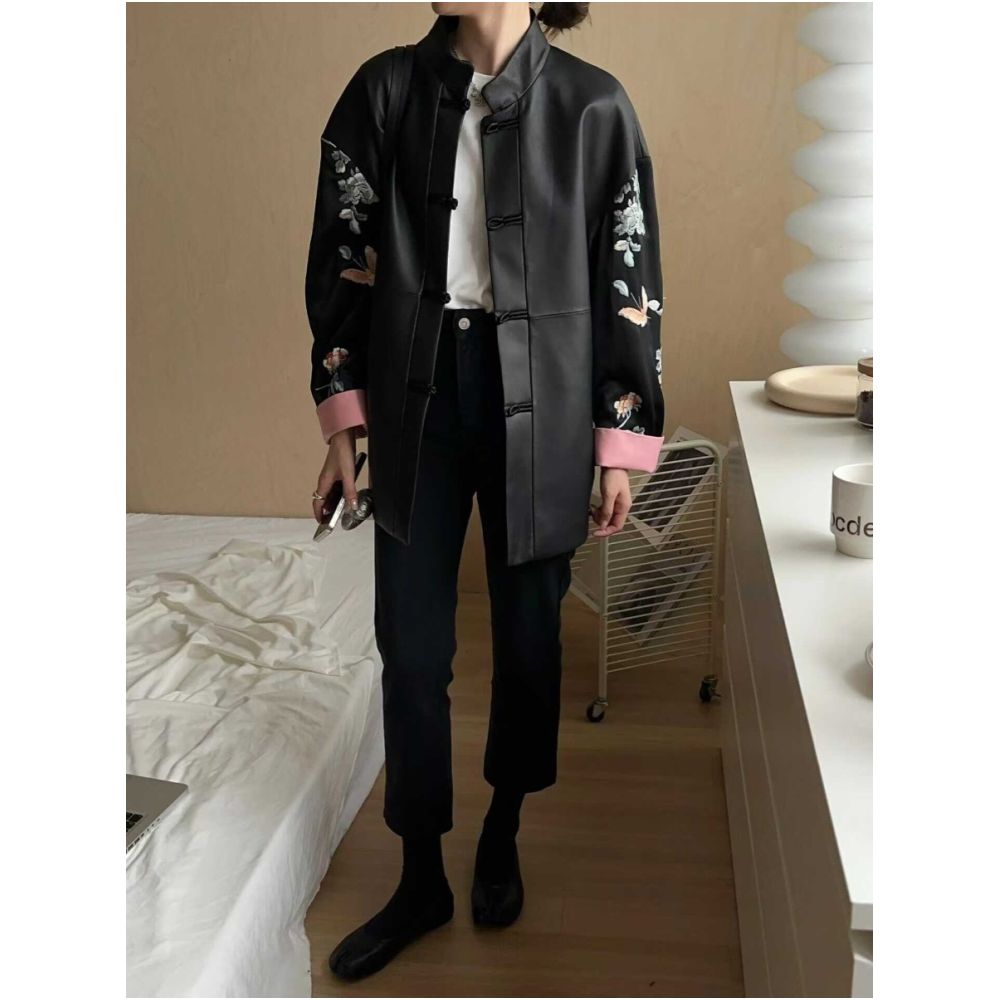 2025 early autumn outfit new stand up collar black same style Chinese knot national style Western style loose leather jacket women s mid length jacket image 2