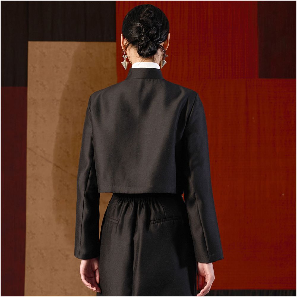 Chinese style straight tube short jacket embroidered with loose stand collar with a new Chinese style temperament suitable for women J41D573 both inside and outside the boundaries image 3