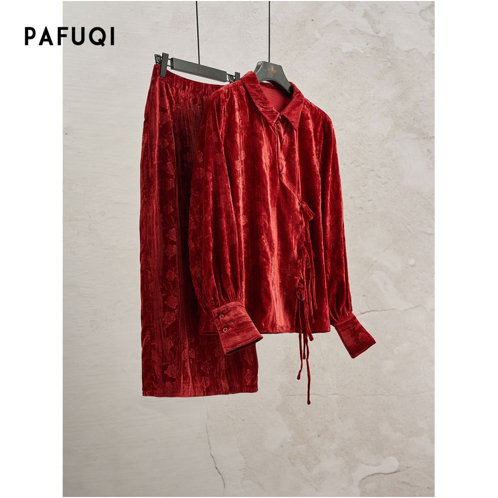 New Chinese style women s clothing 2025 autumn winter high end red New Year outfit lapel velvet suit dress image 0