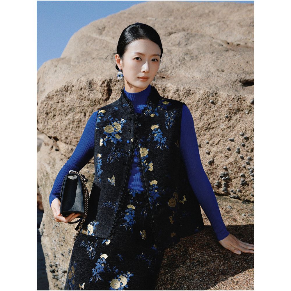 Interface Mulberry Silk Blended New Chinese Style Set Improved Vest Half Skirt Retro Elegant Women s Autumn Winter 2025 New Collection image 0