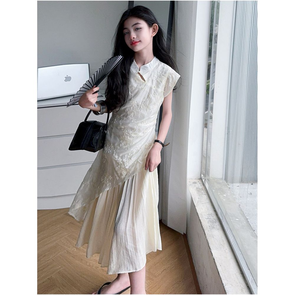 Girls New Chinese style Embroidered Dress 2025 Summer Children s Design Sense and Temperament Improvement Cheongsam Skirt Set image 1