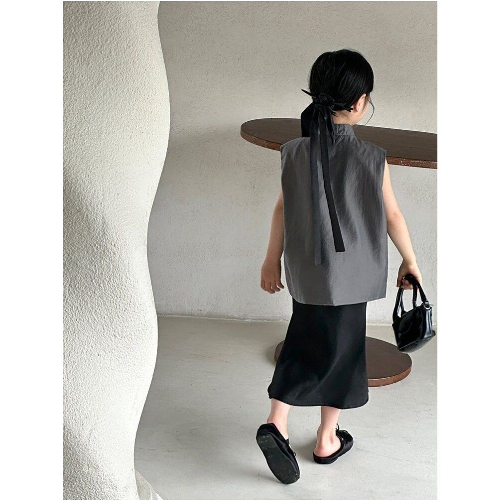 Girls new Chinese style Hanfu set children s embroidered top black half body long skirt girls Tang style two piece set image 1