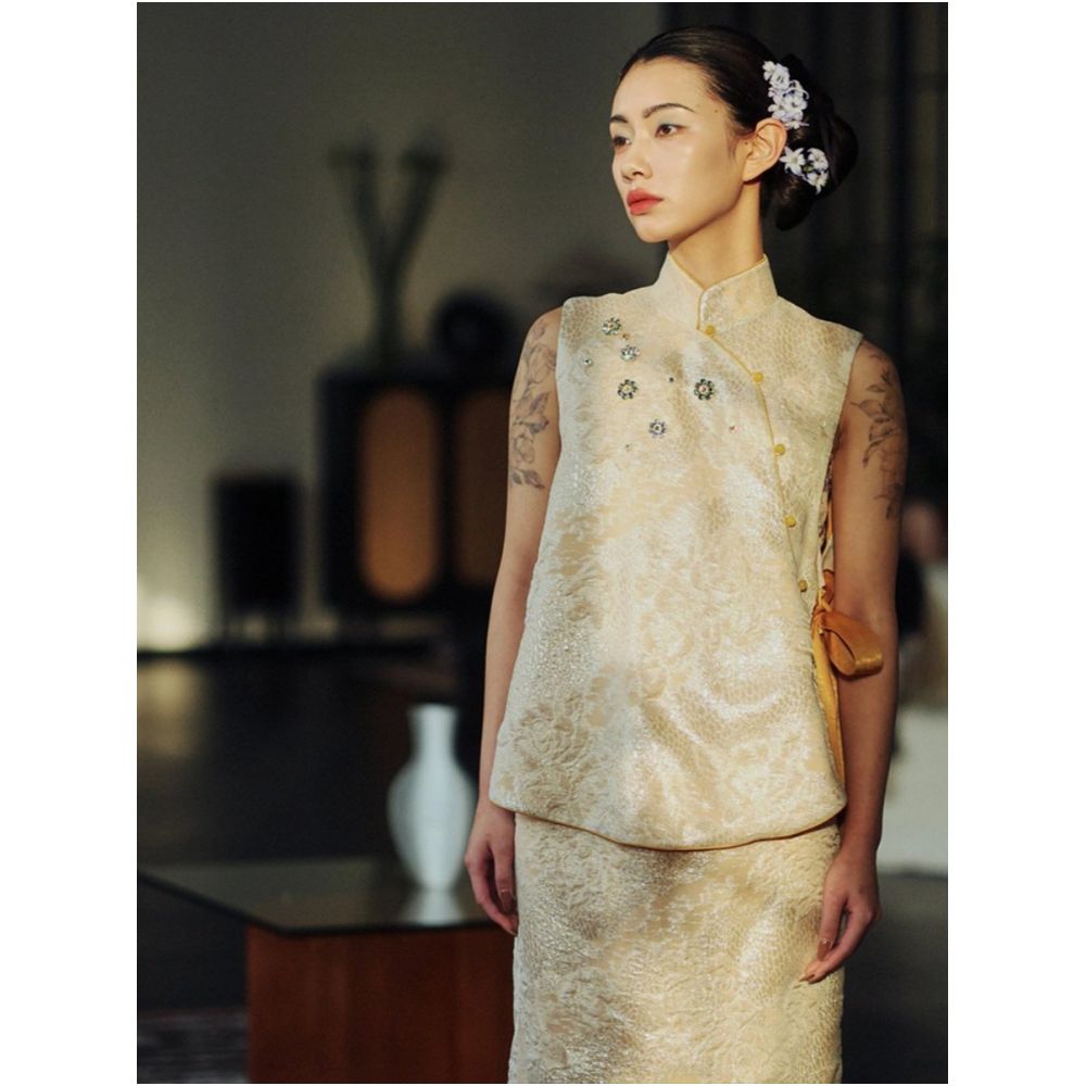 High end light luxury niche new Chinese style morning gown set women s stunning and unique light Chinese style top and skirt two piece set image 2