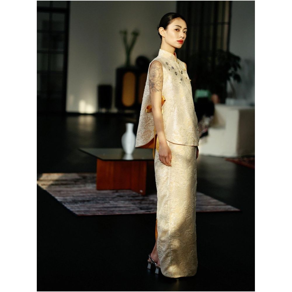 High end light luxury niche new Chinese style morning gown set women s stunning and unique light Chinese style top and skirt two piece set image 4