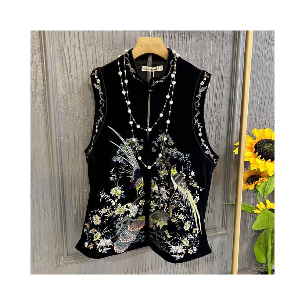 Fat mm China Chic Style 2024 Autumn Embroidery Velvet Large Women s Retro Panbuckle Vest Pants Three Piece Set image 2