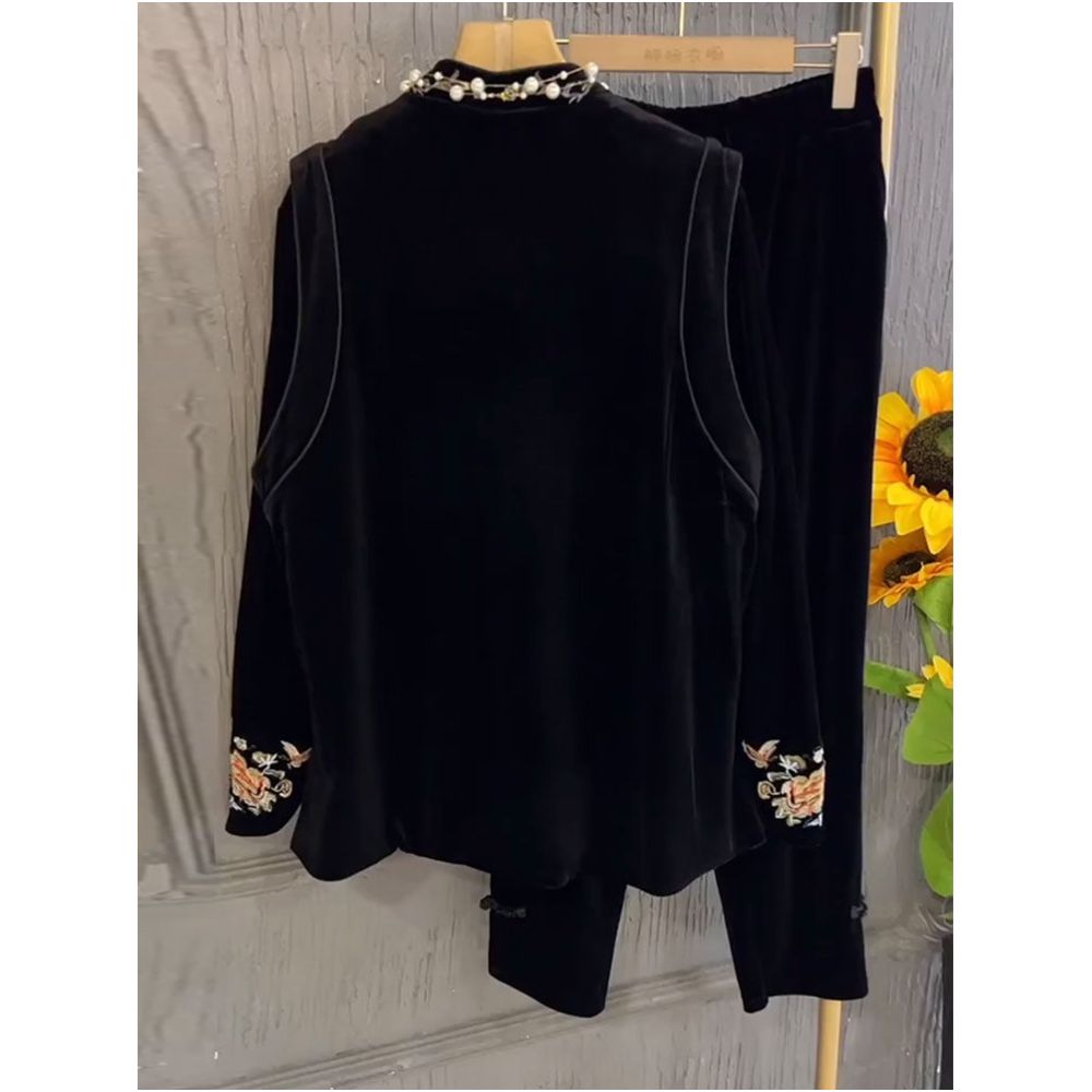 Fat mm China Chic Style 2024 Autumn Embroidery Velvet Large Women s Retro Panbuckle Vest Pants Three Piece Set image 3