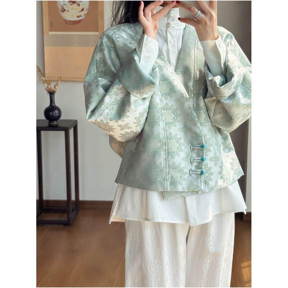 2025 autumn and winter new Chinese style improved jacket for women with a high end temperament loose long sleeved top image 2
