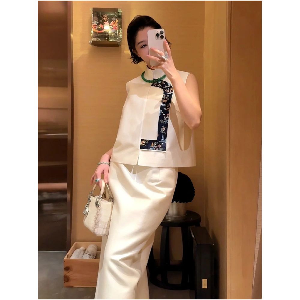 New Chinese style retro light luxury silk vest women s spring new style high end and super beautiful white top image 0