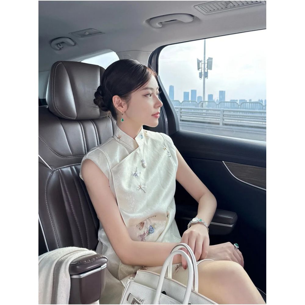 New Chinese style retro embroidered cheongsam skirt for women in summer with a high end feel and super beautiful beige dress and short skirt image 0