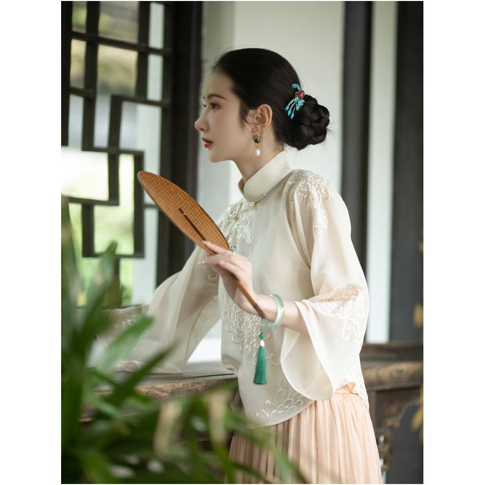 Chrysanthemum Hidden in the Breeze One City Wind Plush Summer style Chinese chiffon embroidered top Republic of China style small shirt young style daily wear image 2