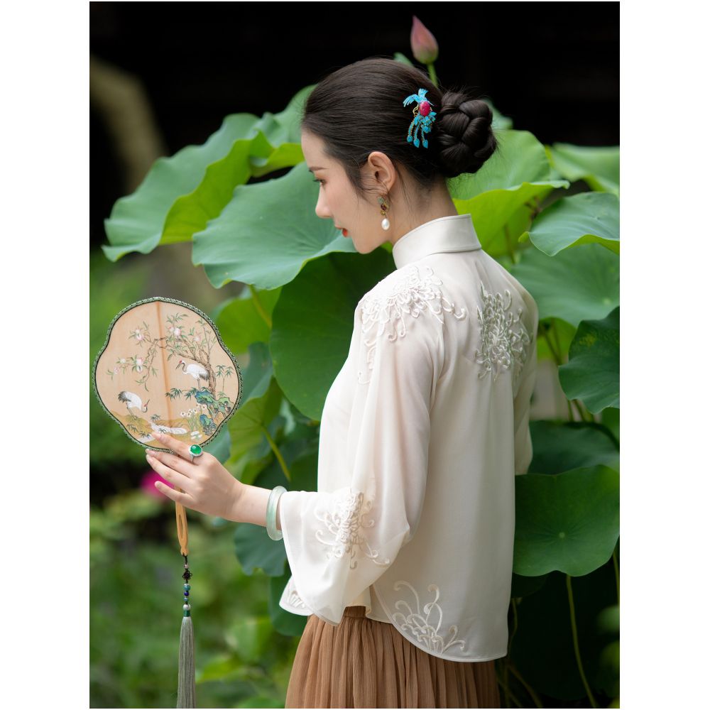 Chrysanthemum Hidden in the Breeze One City Wind Plush Summer style Chinese chiffon embroidered top Republic of China style small shirt young style daily wear image 3